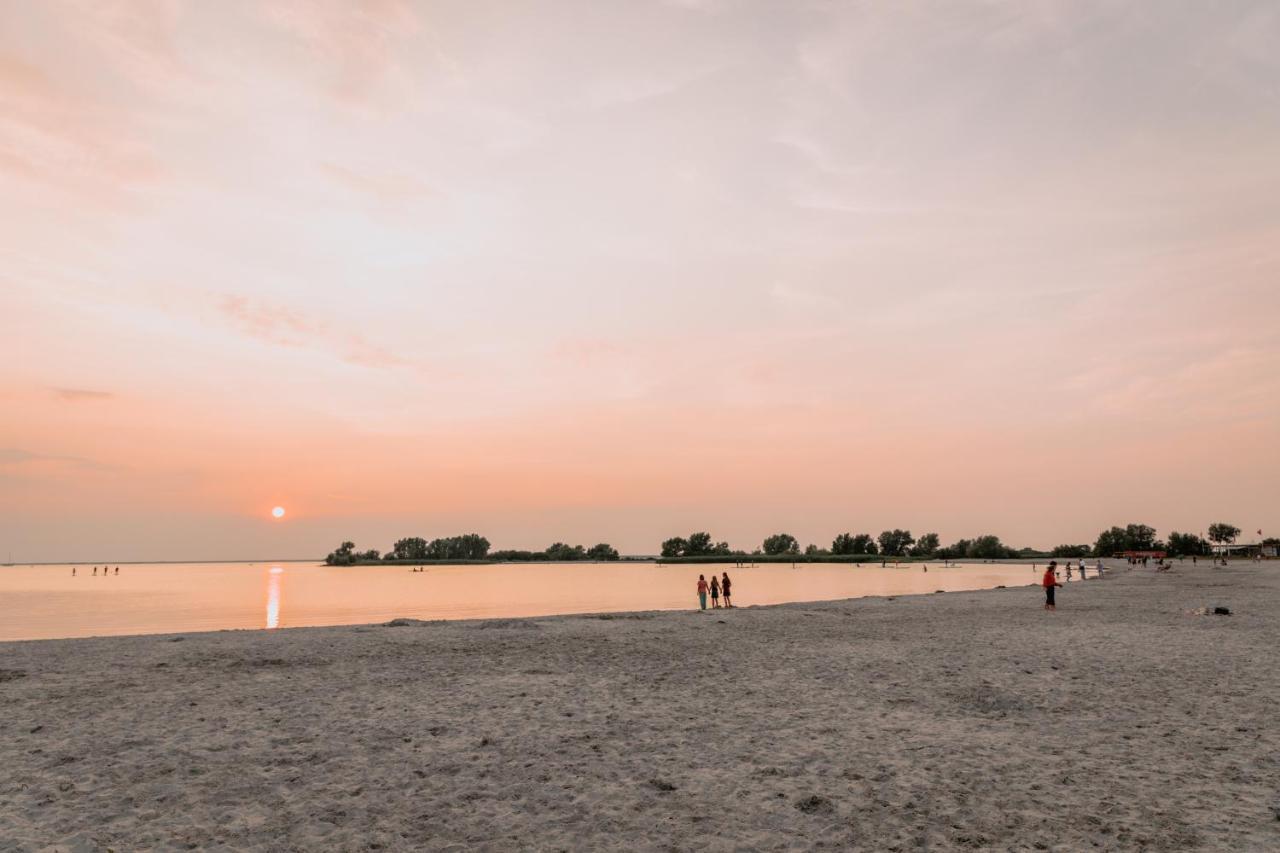 Stijlvol Appartement Op Strand มัคคุม ภายนอก รูปภาพ